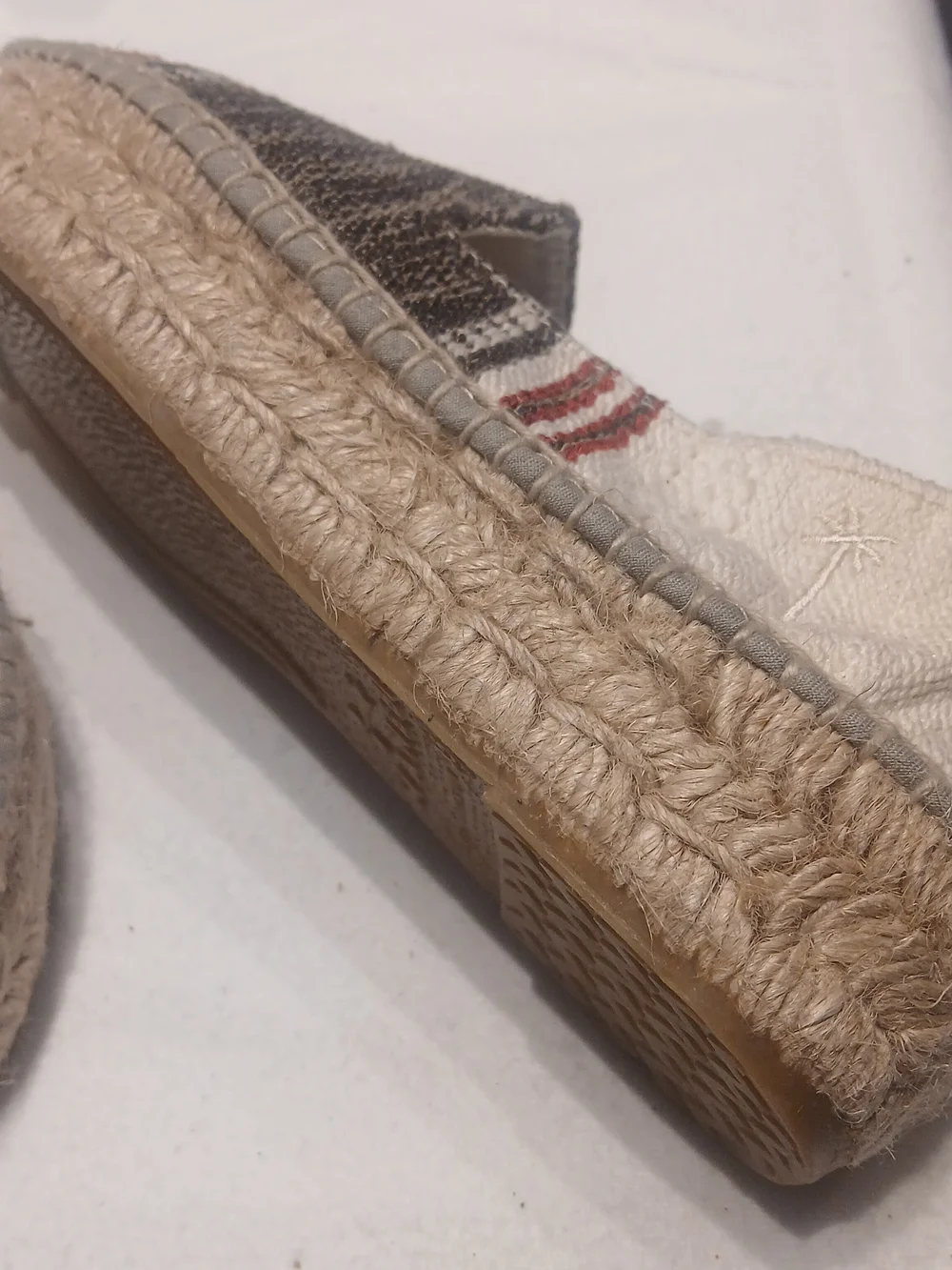Manebí comfortable canvas